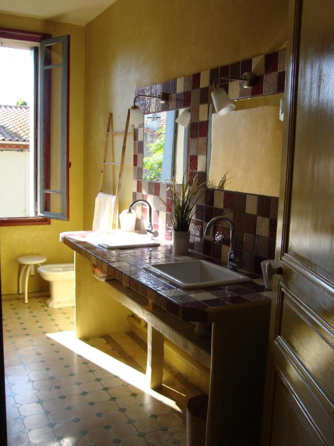 Les Remparts Bed & Breakfast Capestang Eksteriør bilde