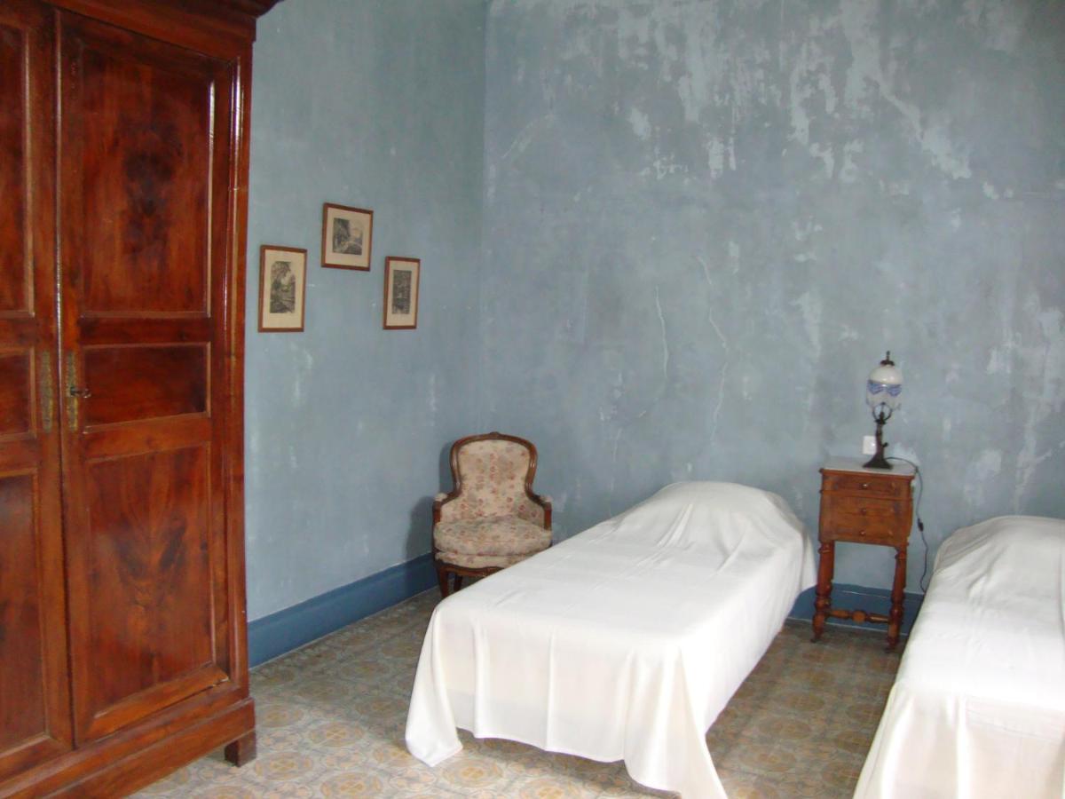 Les Remparts Bed & Breakfast Capestang Eksteriør bilde